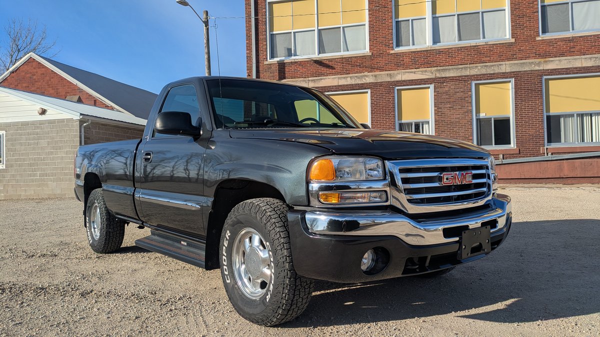 Main image of 2003 GMC Sierra