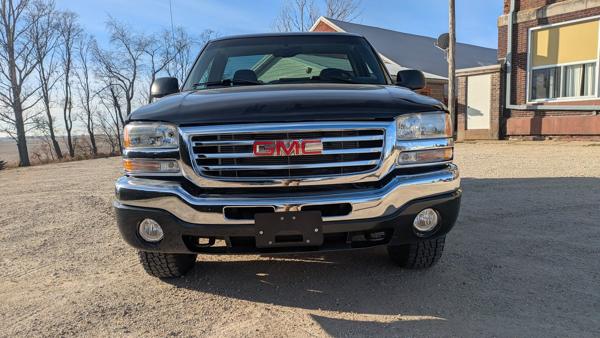 Thumbnail of 2003 GMC Sierra