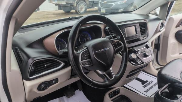 Thumbnail of 2017 CHRYSLER Pacifica